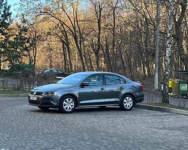 Серый Фольксваген Джетта, объемом двигателя 2.5 л и пробегом 145 тыс. км за 10000 $, фото 1 на Automoto.ua