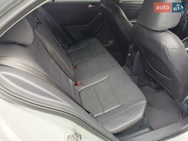 Серый Фольксваген Джетта, объемом двигателя 2.48 л и пробегом 208 тыс. км за 10499 $, фото 18 на Automoto.ua