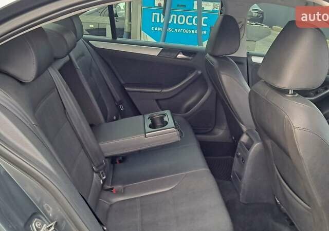 Серый Фольксваген Джетта, объемом двигателя 2.48 л и пробегом 292 тыс. км за 7999 $, фото 33 на Automoto.ua