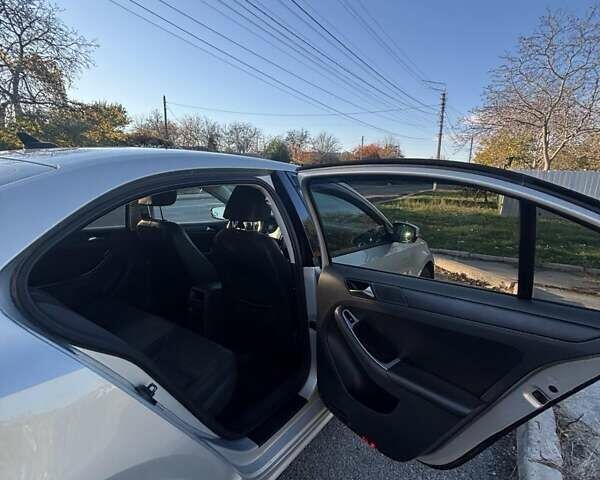 Фольксваген Джетта 2011 в Василькове на Automoto.ua Серый Фольксваген Джетта, объемом двигателя 2.5 л и пробегом 232 тыс. км за 8600 $, фото 11 на Automoto.ua