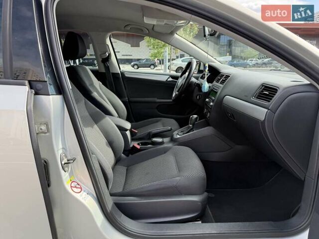 Серый Фольксваген Джетта, объемом двигателя 1.39 л и пробегом 139 тыс. км за 7999 $, фото 17 на Automoto.ua