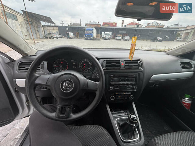 Сірий Фольксваген Джетта, об'ємом двигуна 1.6 л та пробігом 284 тис. км за 6350 $, фото 15 на Automoto.ua