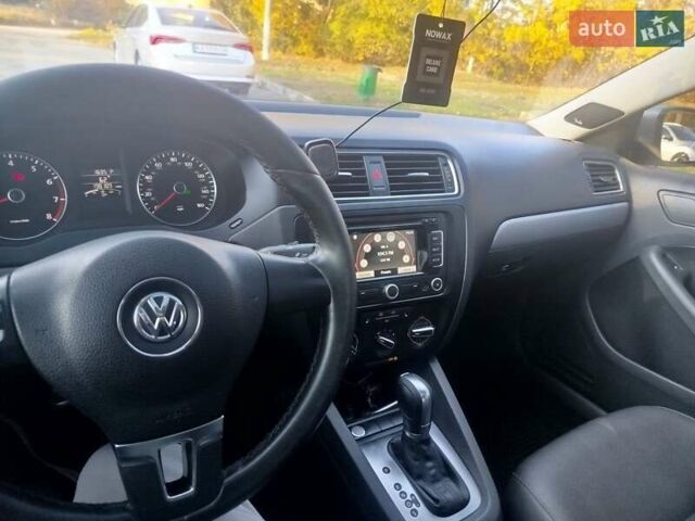 Серый Фольксваген Джетта, объемом двигателя 2.48 л и пробегом 317 тыс. км за 8300 $, фото 14 на Automoto.ua