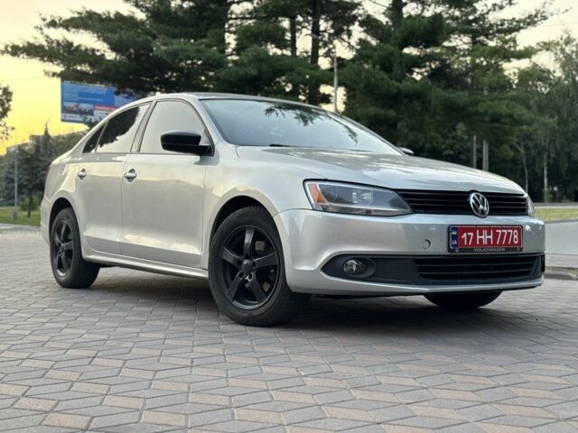 Сірий Фольксваген Джетта, об'ємом двигуна 2 л та пробігом 269 тис. км за 7999 $, фото 5 на Automoto.ua