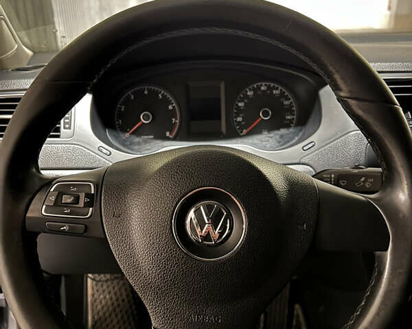 Серый Фольксваген Джетта, объемом двигателя 2.5 л и пробегом 285 тыс. км за 9500 $, фото 19 на Automoto.ua