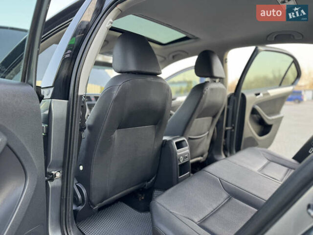 Серый Фольксваген Джетта, объемом двигателя 1.97 л и пробегом 212 тыс. км за 9200 $, фото 30 на Automoto.ua