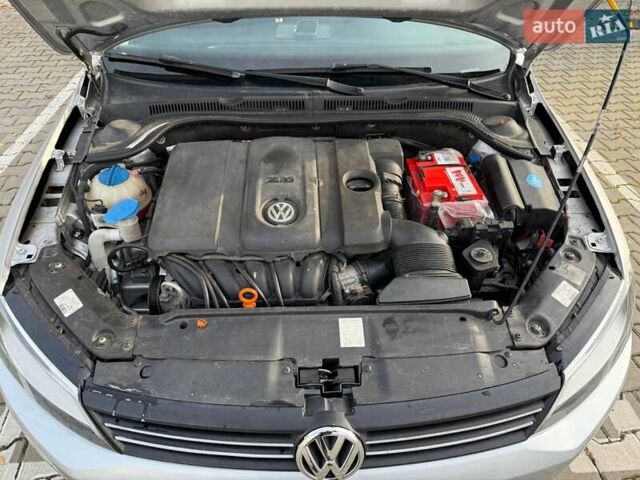 Сірий Фольксваген Джетта, об'ємом двигуна 2.48 л та пробігом 228 тис. км за 8100 $, фото 24 на Automoto.ua