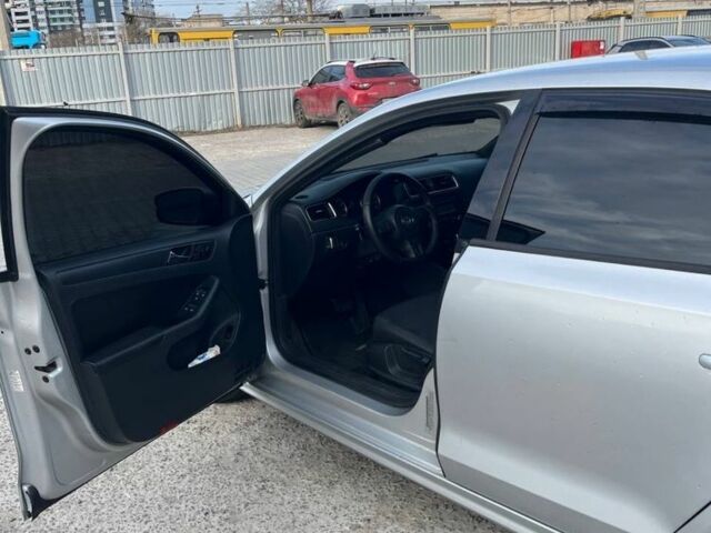 Сірий Фольксваген Джетта, об'ємом двигуна 2.5 л та пробігом 302 тис. км за 7600 $, фото 6 на Automoto.ua