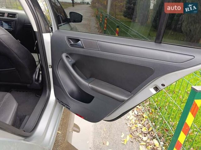 Серый Фольксваген Джетта, объемом двигателя 2.48 л и пробегом 208 тыс. км за 10499 $, фото 19 на Automoto.ua