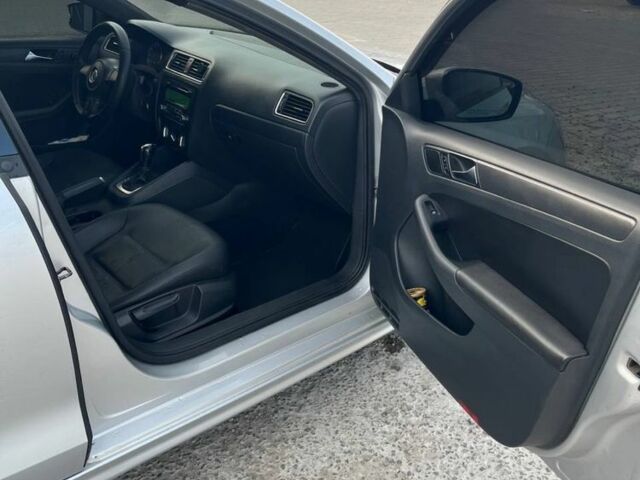 Сірий Фольксваген Джетта, об'ємом двигуна 2.5 л та пробігом 302 тис. км за 7600 $, фото 8 на Automoto.ua