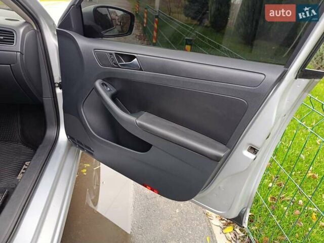 Серый Фольксваген Джетта, объемом двигателя 2.48 л и пробегом 208 тыс. км за 10499 $, фото 23 на Automoto.ua