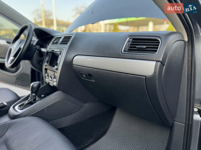 Серый Фольксваген Джетта, объемом двигателя 1.97 л и пробегом 212 тыс. км за 9200 $, фото 40 на Automoto.ua