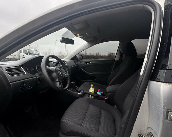 Серый Фольксваген Джетта, объемом двигателя 2 л и пробегом 220 тыс. км за 7900 $, фото 10 на Automoto.ua