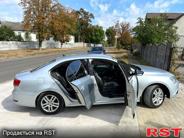 Серый Фольксваген Джетта, объемом двигателя 1.6 л и пробегом 240 тыс. км за 6999 $, фото 4 на Automoto.ua