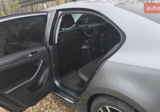 Серый Фольксваген Джетта, объемом двигателя 2.5 л и пробегом 200 тыс. км за 8200 $, фото 8 на Automoto.ua