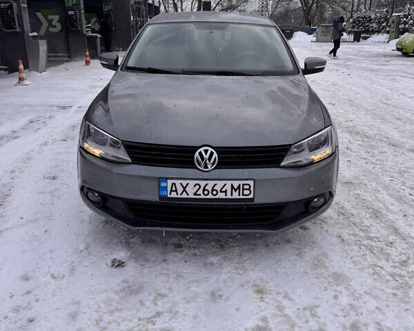 Серый Фольксваген Джетта, объемом двигателя 2.48 л и пробегом 195 тыс. км за 9000 $, фото 2 на Automoto.ua