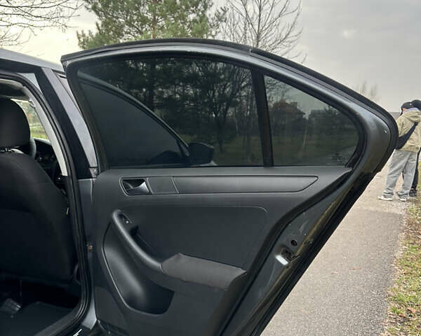 Сірий Фольксваген Джетта, об'ємом двигуна 1.98 л та пробігом 232 тис. км за 5850 $, фото 11 на Automoto.ua