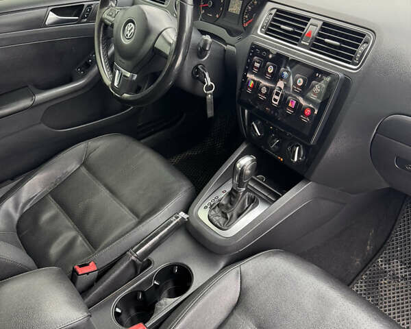 Серый Фольксваген Джетта, объемом двигателя 2.48 л и пробегом 195 тыс. км за 9000 $, фото 12 на Automoto.ua