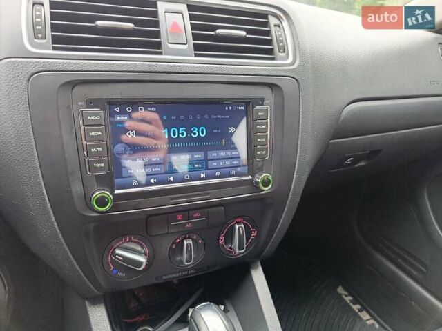 Серый Фольксваген Джетта, объемом двигателя 2.48 л и пробегом 208 тыс. км за 10499 $, фото 27 на Automoto.ua