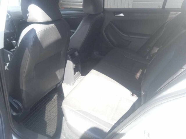 Серый Фольксваген Джетта, объемом двигателя 2.5 л и пробегом 300 тыс. км за 9000 $, фото 3 на Automoto.ua