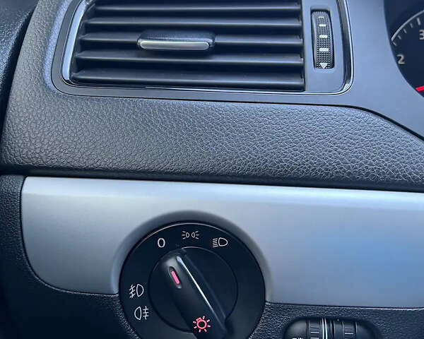 Серый Фольксваген Джетта, объемом двигателя 1.39 л и пробегом 168 тыс. км за 8500 $, фото 4 на Automoto.ua