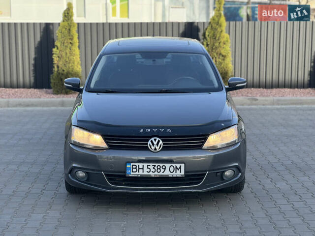Серый Фольксваген Джетта, объемом двигателя 1.97 л и пробегом 212 тыс. км за 9200 $, фото 3 на Automoto.ua