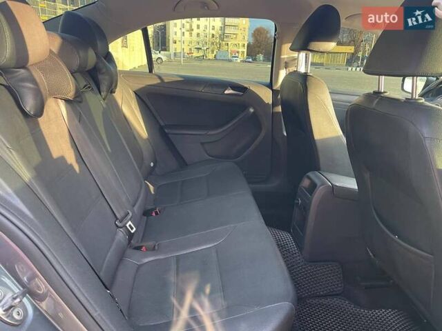 Сірий Фольксваген Джетта, об'ємом двигуна 2.5 л та пробігом 195 тис. км за 8500 $, фото 27 на Automoto.ua