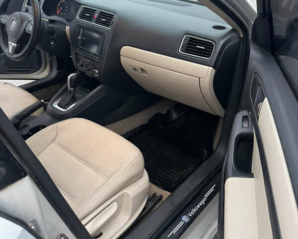 Сірий Фольксваген Джетта, об'ємом двигуна 2.5 л та пробігом 400 тис. км за 7000 $, фото 13 на Automoto.ua