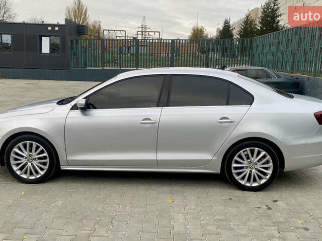 Серый Фольксваген Джетта, объемом двигателя 2.48 л и пробегом 236 тыс. км за 9900 $, фото 2 на Automoto.ua