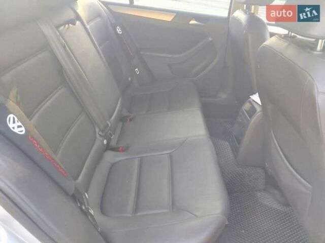 Серый Фольксваген Джетта, объемом двигателя 2.48 л и пробегом 317 тыс. км за 8300 $, фото 1 на Automoto.ua