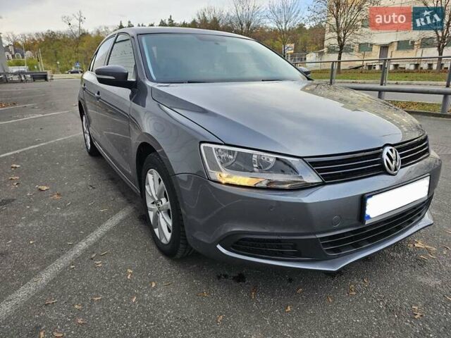 Серый Фольксваген Джетта, объемом двигателя 2.48 л и пробегом 184 тыс. км за 8700 $, фото 8 на Automoto.ua
