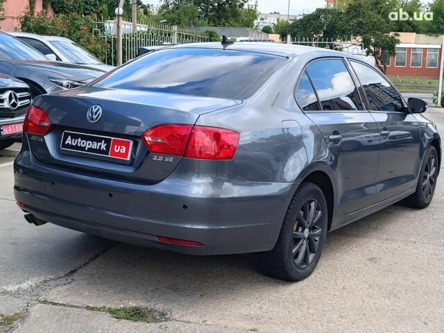 Серый Фольксваген Джетта, объемом двигателя 2.5 л и пробегом 250 тыс. км за 8690 $, фото 7 на Automoto.ua