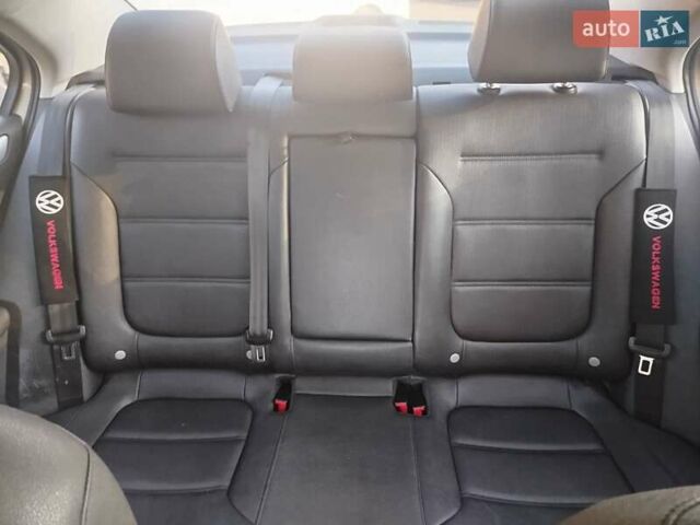 Серый Фольксваген Джетта, объемом двигателя 2.48 л и пробегом 317 тыс. км за 8300 $, фото 13 на Automoto.ua