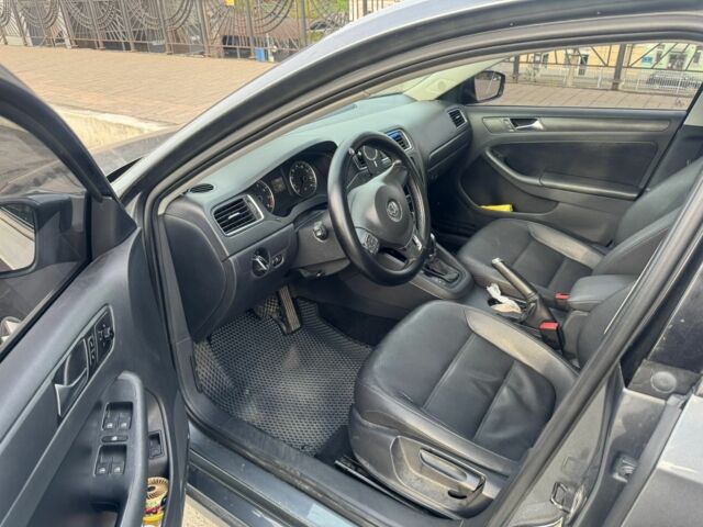 Сірий Фольксваген Джетта, об'ємом двигуна 2.5 л та пробігом 300 тис. км за 8500 $, фото 6 на Automoto.ua