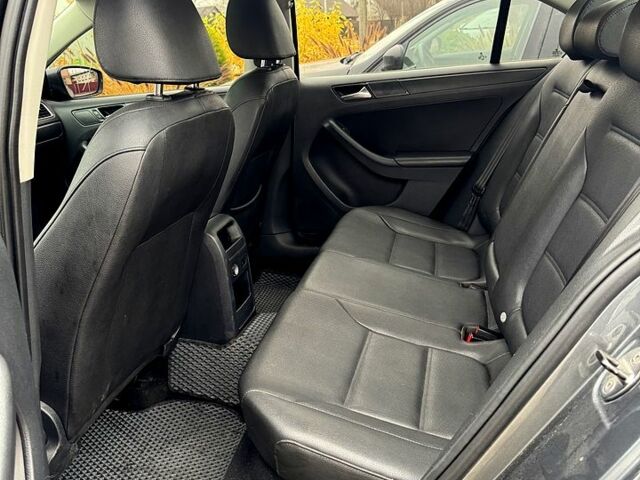 Серый Фольксваген Джетта, объемом двигателя 2.5 л и пробегом 300 тыс. км за 8500 $, фото 7 на Automoto.ua