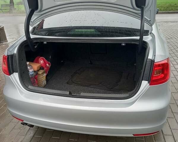 Серый Фольксваген Джетта, объемом двигателя 2.5 л и пробегом 210 тыс. км за 7600 $, фото 12 на Automoto.ua