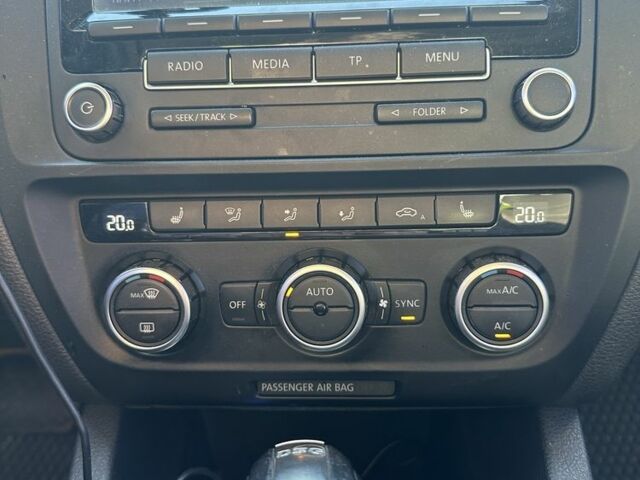 Сірий Фольксваген Джетта, об'ємом двигуна 2 л та пробігом 187 тис. км за 9999 $, фото 4 на Automoto.ua