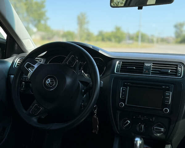 Сірий Фольксваген Джетта, об'ємом двигуна 2.48 л та пробігом 188 тис. км за 8699 $, фото 7 на Automoto.ua