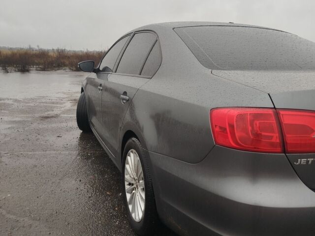 Серый Фольксваген Джетта, объемом двигателя 2.5 л и пробегом 290 тыс. км за 7600 $, фото 5 на Automoto.ua