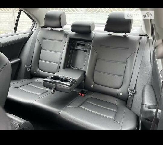 Серый Фольксваген Джетта, объемом двигателя 2.5 л и пробегом 220 тыс. км за 8300 $, фото 2 на Automoto.ua