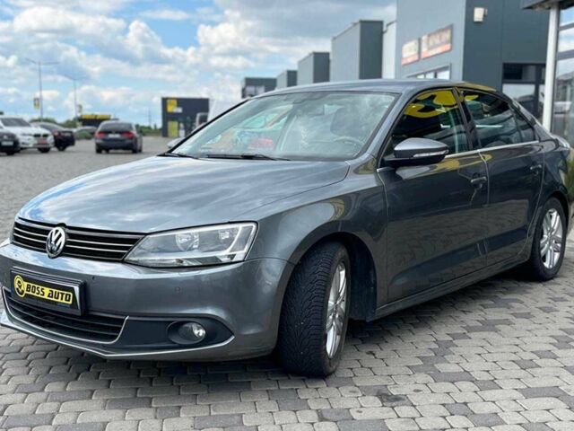 Серый Фольксваген Джетта, объемом двигателя 1.4 л и пробегом 290 тыс. км за 8990 $, фото 2 на Automoto.ua