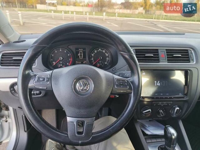 Сірий Фольксваген Джетта, об'ємом двигуна 2.5 л та пробігом 111 тис. км за 9500 $, фото 7 на Automoto.ua