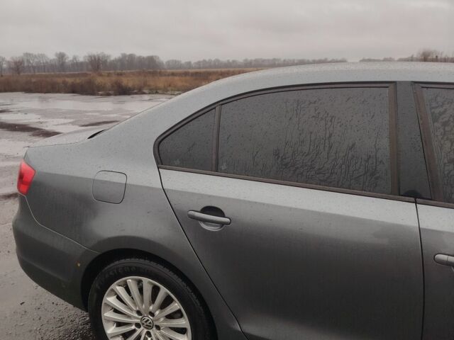 Серый Фольксваген Джетта, объемом двигателя 2.5 л и пробегом 290 тыс. км за 7600 $, фото 3 на Automoto.ua