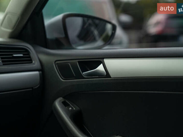 Серый Фольксваген Джетта, объемом двигателя 1.39 л и пробегом 122 тыс. км за 9900 $, фото 27 на Automoto.ua