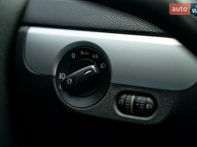 Серый Фольксваген Джетта, объемом двигателя 1.39 л и пробегом 122 тыс. км за 9900 $, фото 17 на Automoto.ua