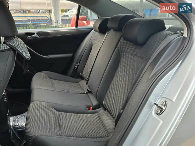 Серый Фольксваген Джетта, объемом двигателя 1.4 л и пробегом 154 тыс. км за 7600 $, фото 14 на Automoto.ua