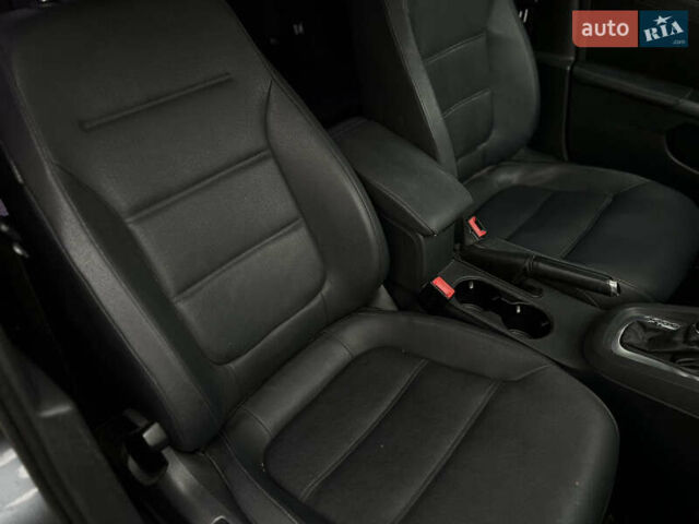 Серый Фольксваген Джетта, объемом двигателя 2.48 л и пробегом 226 тыс. км за 8700 $, фото 9 на Automoto.ua