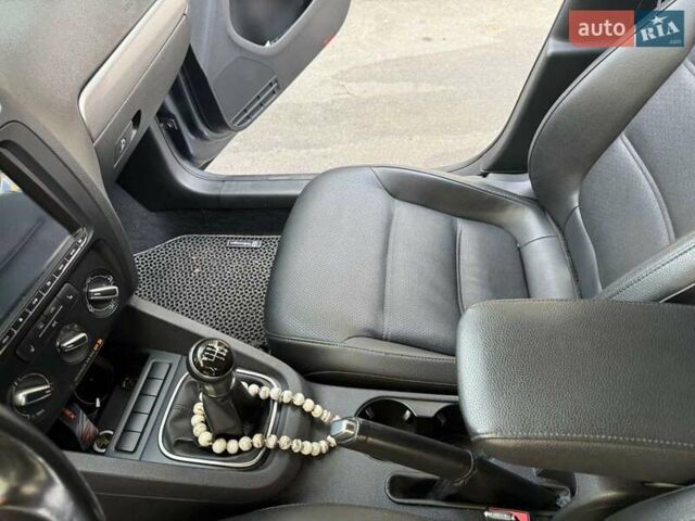 Серый Фольксваген Джетта, объемом двигателя 1.97 л и пробегом 145 тыс. км за 12000 $, фото 9 на Automoto.ua