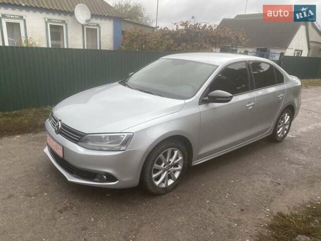 Серый Фольксваген Джетта, объемом двигателя 1.6 л и пробегом 240 тыс. км за 9500 $, фото 6 на Automoto.ua