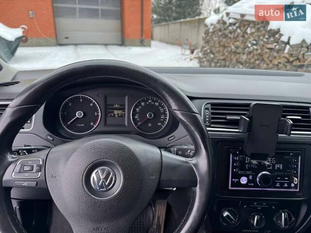 Сірий Фольксваген Джетта, об'ємом двигуна 2 л та пробігом 165 тис. км за 8000 $, фото 23 на Automoto.ua